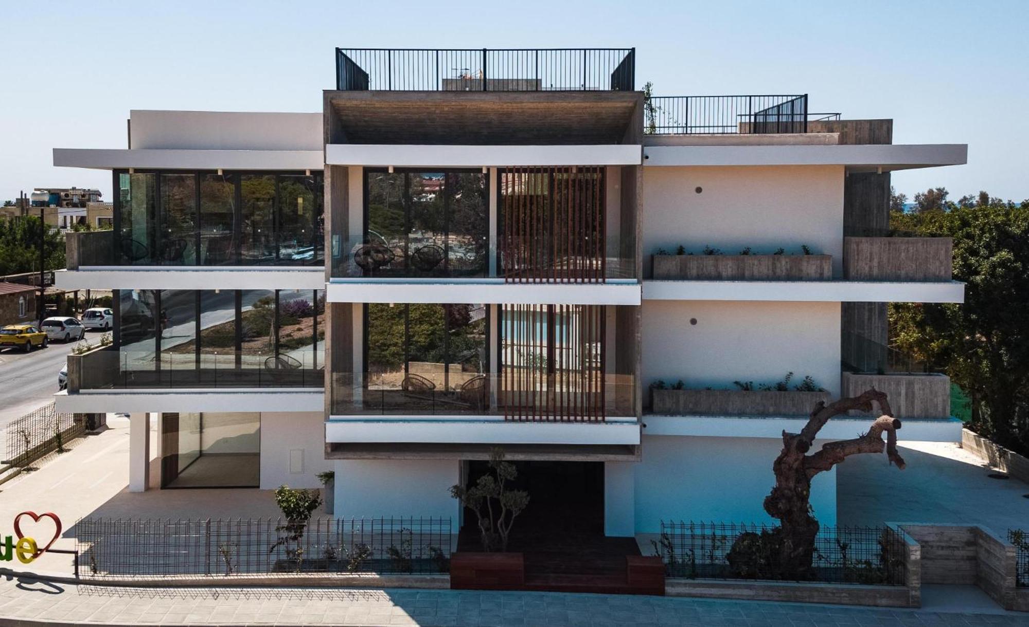 Avenue 203 3 Bed Apartament